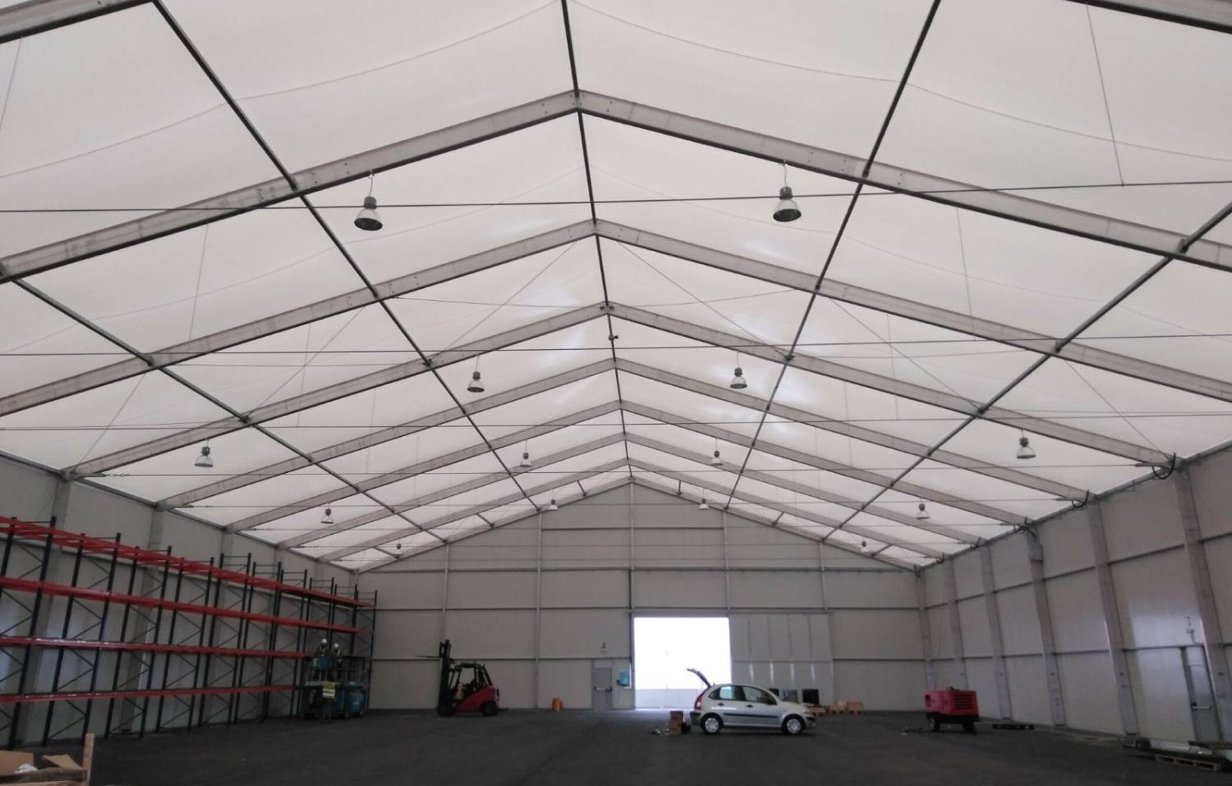 Équipe ESPACE STOCKAGE sur un chantier de bâtiment modulaire